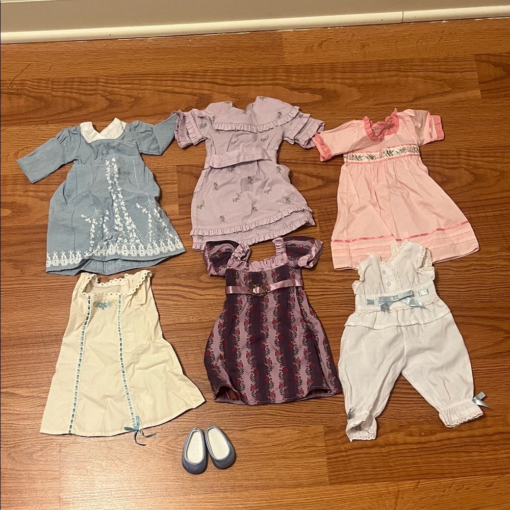 American Girl Doll Caroline Outfits and shoes